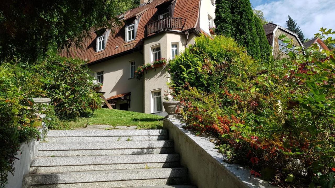 Pension Family Karlovy Vary Exterior photo